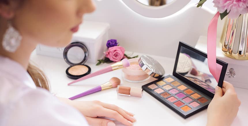 The Best Cosmetic Tool For Your Makeup Bag
